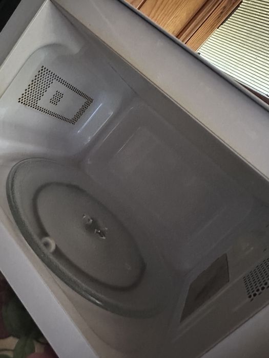 Cuptor cu microunde zanussi NOU