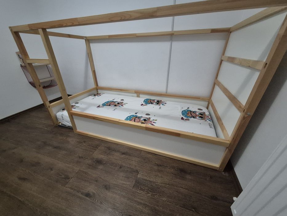 Vând pat pentru copii Kura de la Ikea 90×200