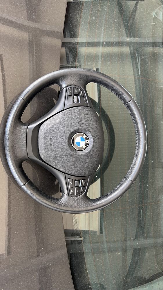 De vânzare volan cu comenzi si airbag pentru gama de masini BMW (seria