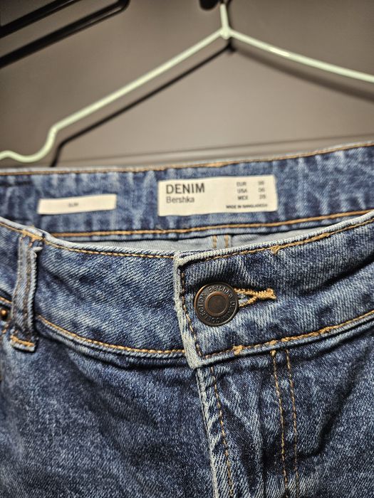 Blugi Bershka 38