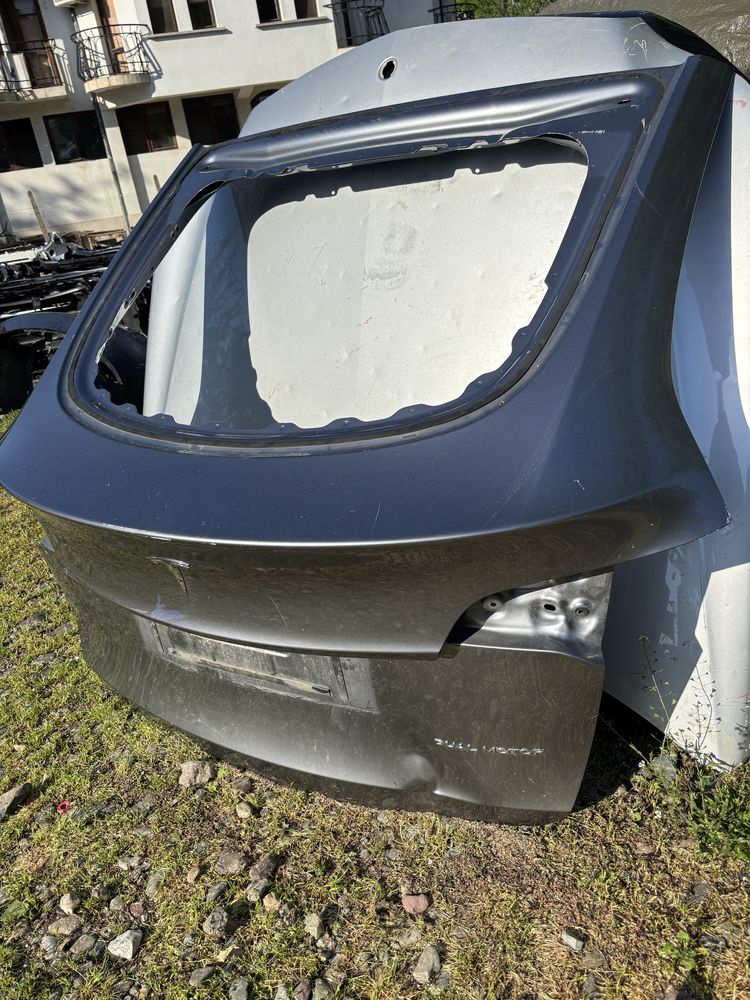 Капак Tesla Model Y