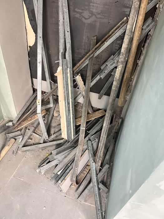 Отдам метал профиль