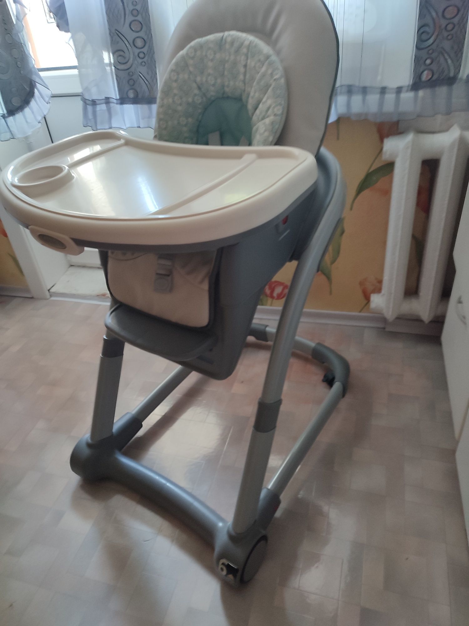 Стул для кормления