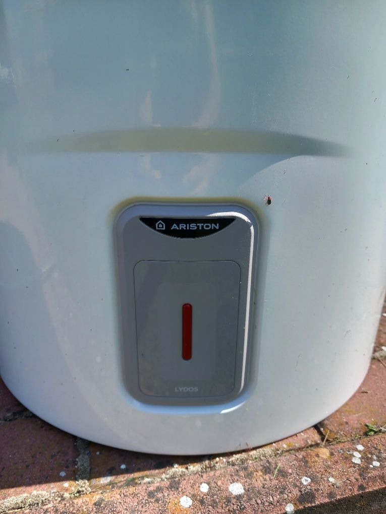 Vând boiler electric Ariston lydos