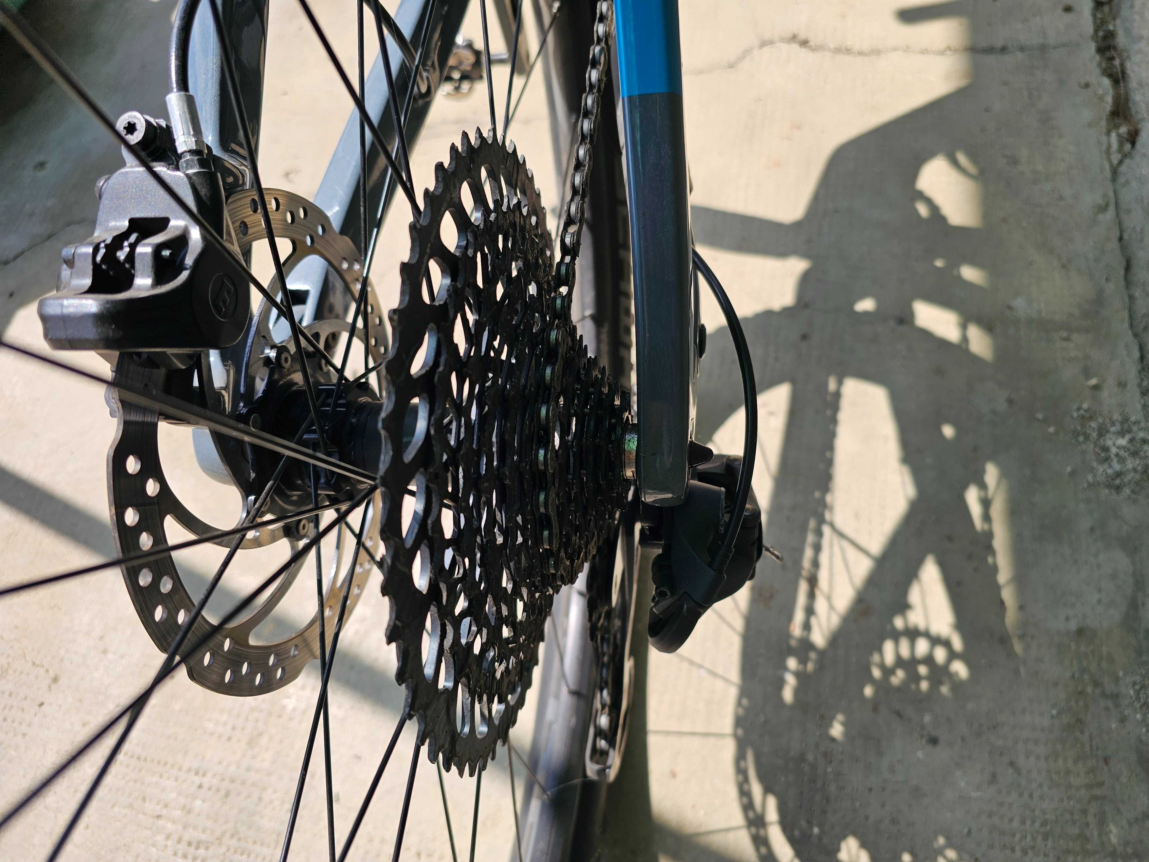 Vand Bicicleta Cube AMS 100 Carbon Blue 2021 folosita aprox. 300 km