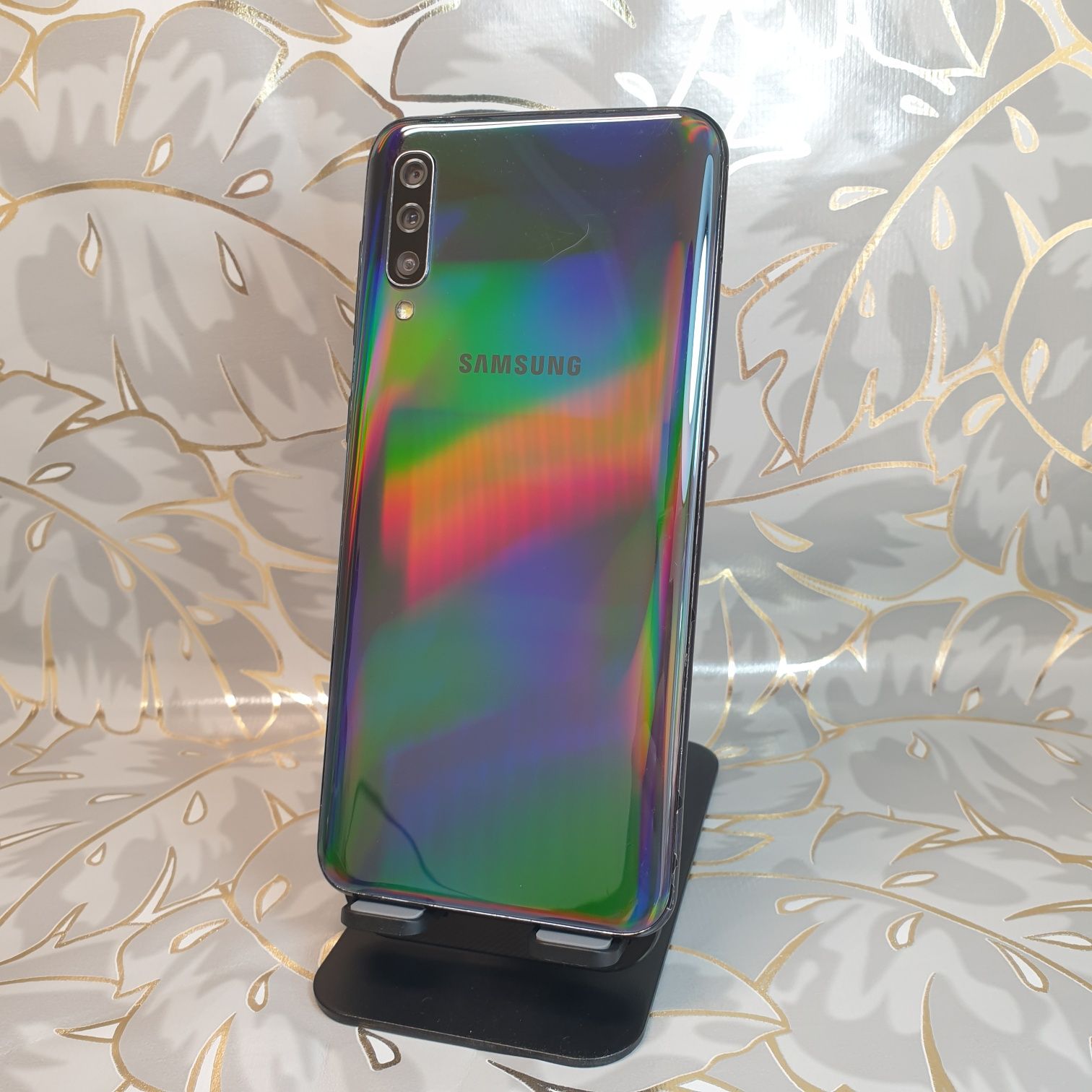 Samsung A50 srochna sotiladi