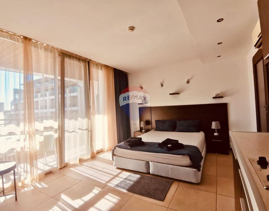 Южен апартамент на първа линия море за продажба, гр. Балчик, Я.И.