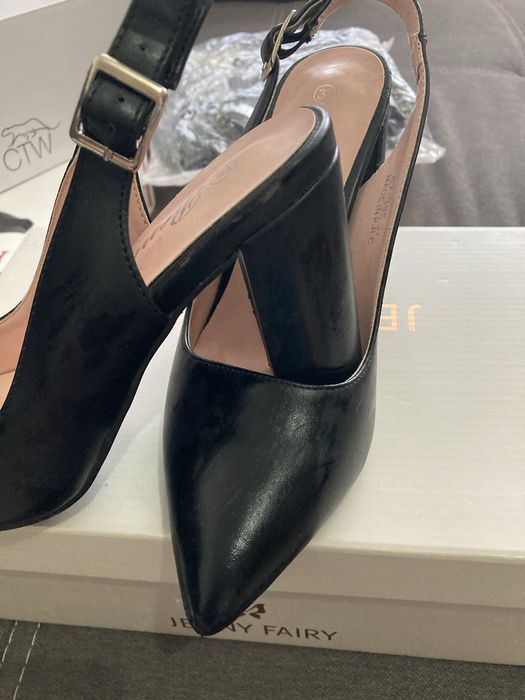 Pantofi si sandale diferite modele