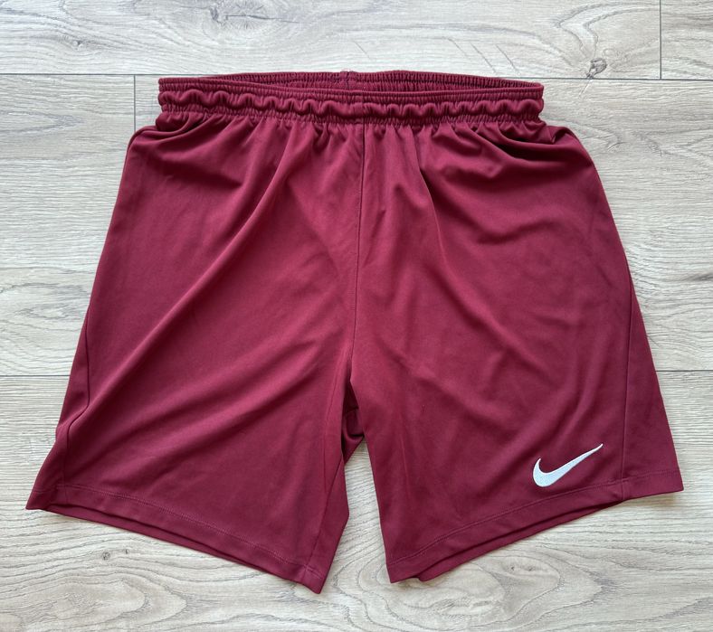 Pantaloni Scurti NIKE Gym Sport Visiniu Barbati | Marime L