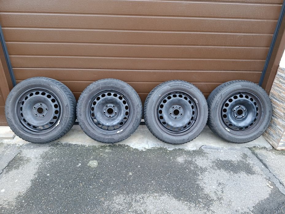 Set 4 anvelope de iarnă cu jante 205/55/R16 Hankook