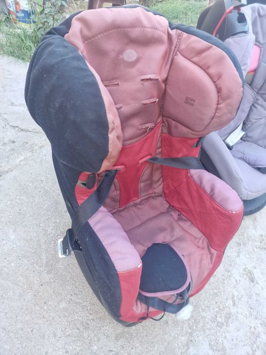 Vand 2 scaune auto decente 50 lei bucata