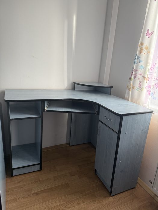 Birou din lemn spatios