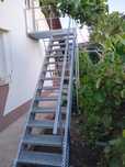 Scara metalica zincata 4mm grosime de exterior  cu pod