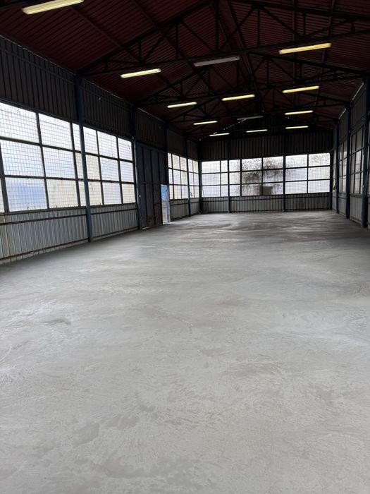 Inchiriez hală cu o suprafață de 250 mp,