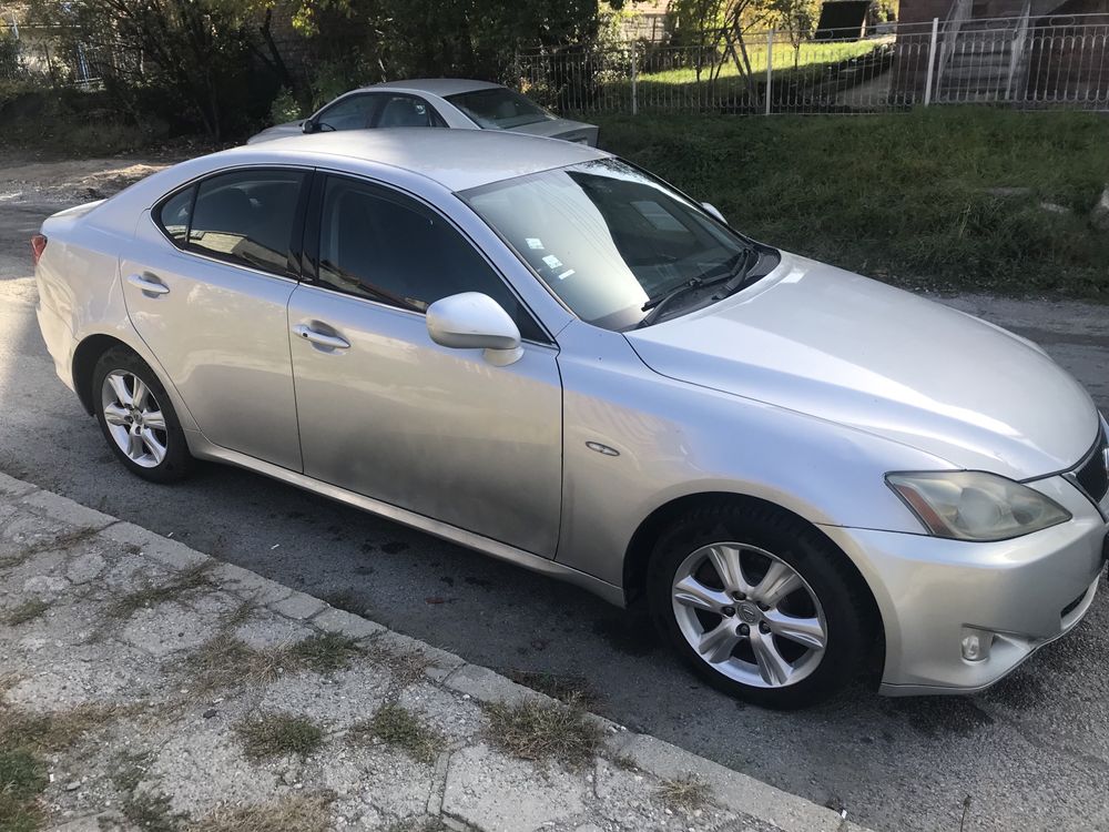 Lexus Is 220 на част