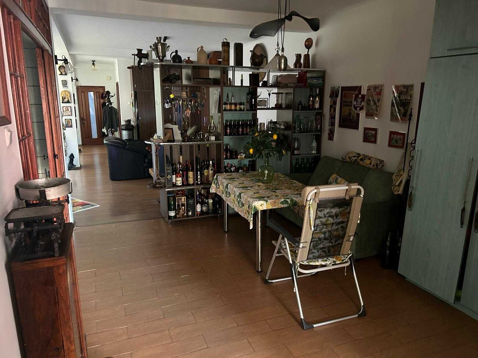 vand/schimb 3 camere (modificat din 4) Bucuresti central 280.000 euro