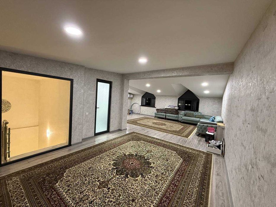 Mirabod tumanida Fayzobodda 3 qavatli evro kottej, to‘liq jihozlangan