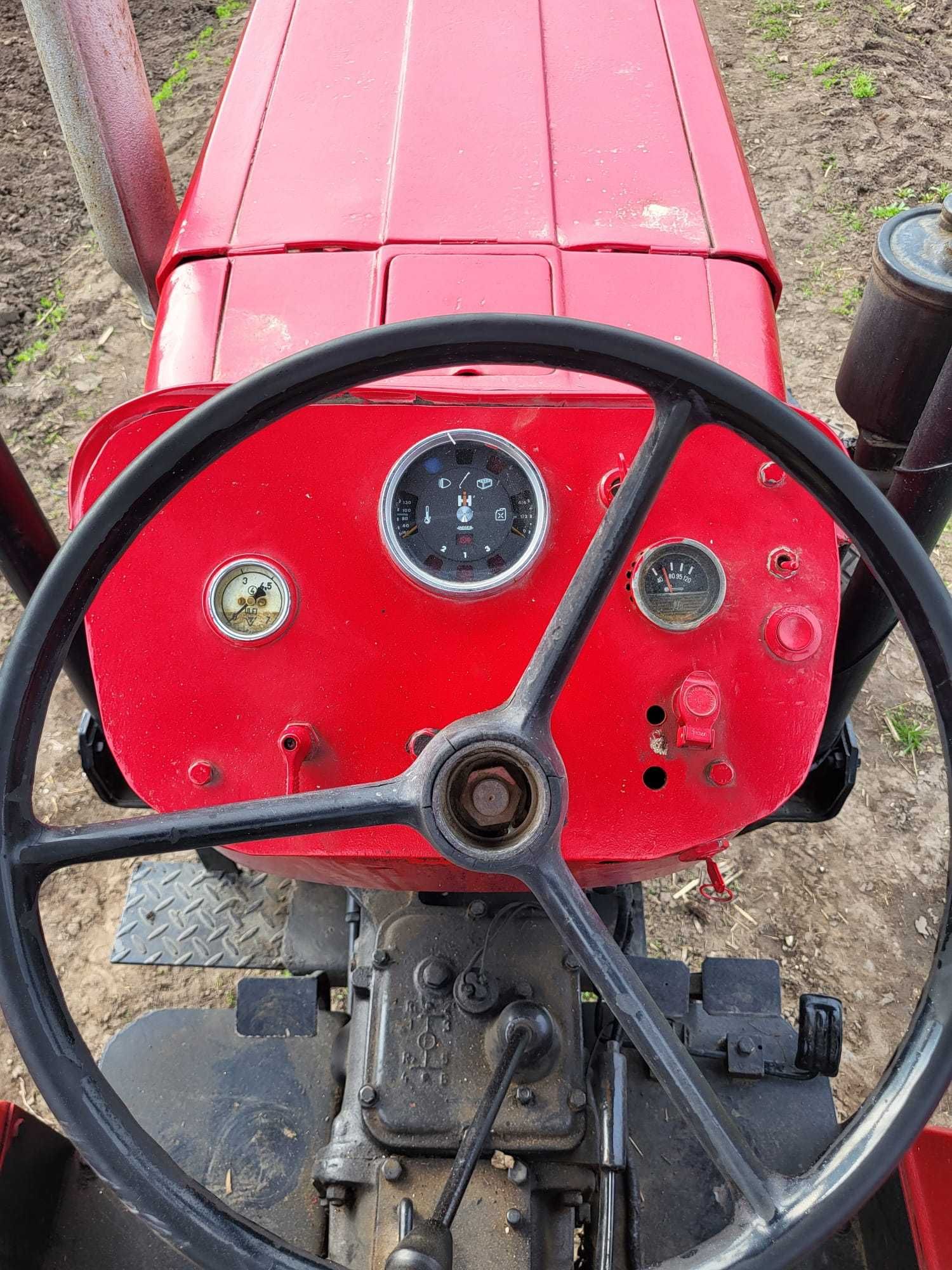 Tractor UTB 445 varianta înaltă