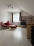 Apartament 3 camere la casa cu,curte comună