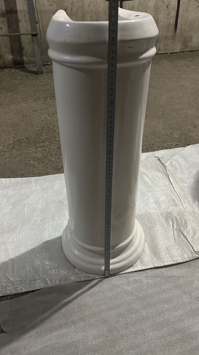 Ножка для раковины высота 64 см,ширина 20см