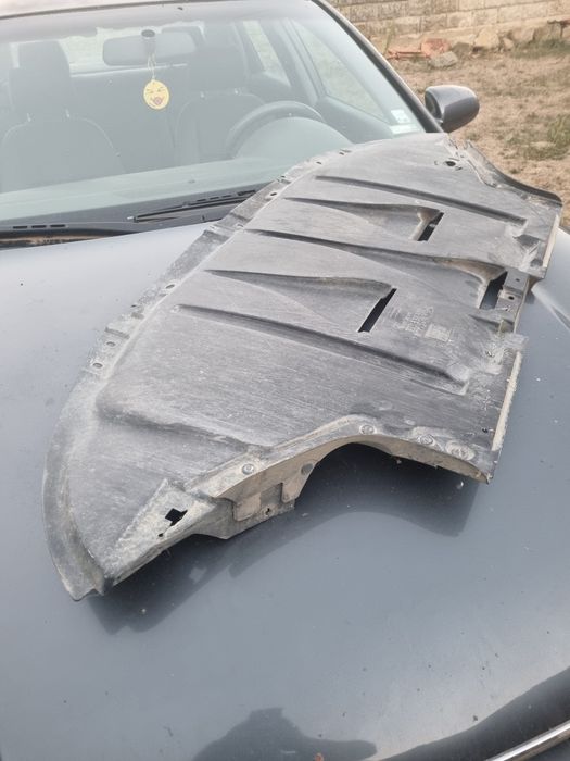 Кора под двигател заaudi A4 b6.