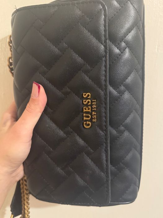 Чанта GUESS черна с дълга дръжка