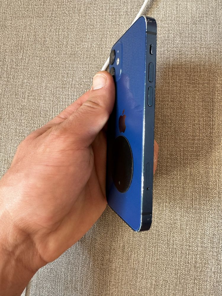 Продавам Iphone 12 mini