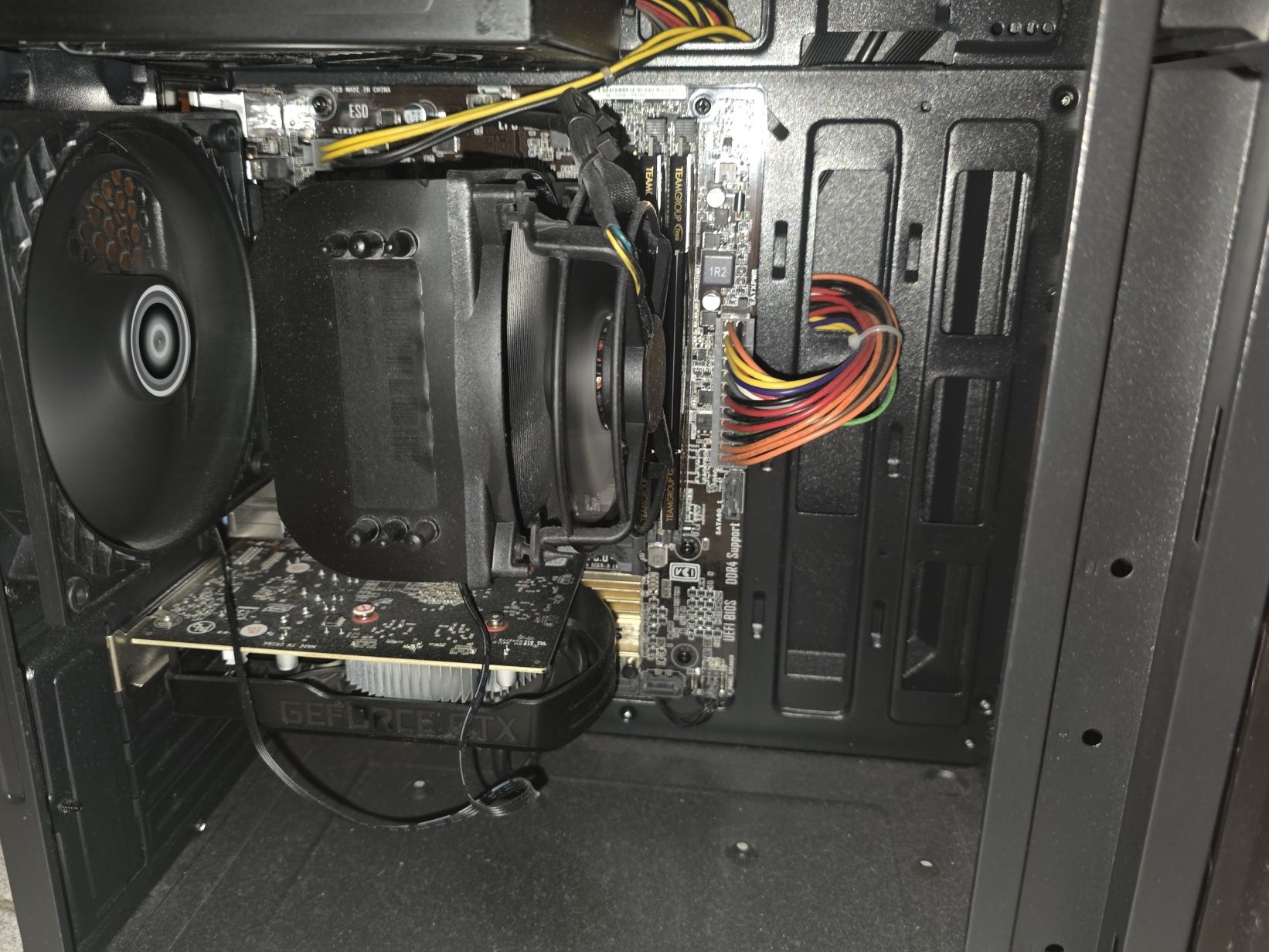 Черен геймърски компютър Н110 і5 GТХ 1650 4GB GDDR5 RAM 16GB SSD 512GB