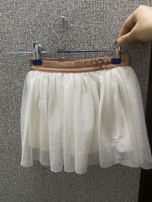 Продам  белую юбку нарядную