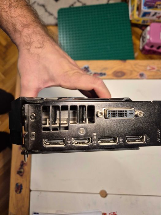 Placa video Sapphire Nitro R9 390 8GB VRAM