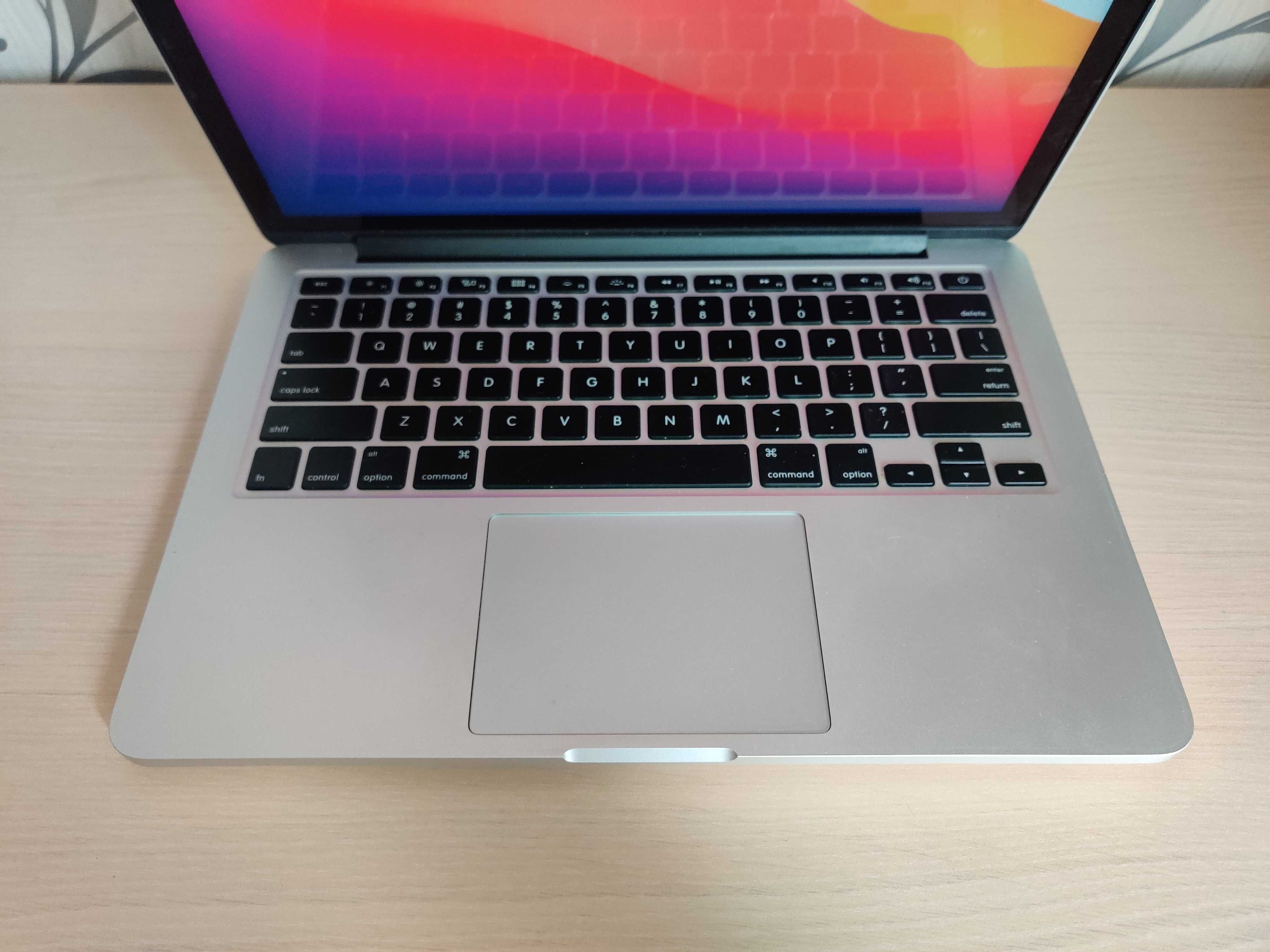 MacBook Pro (Retina, 13-inch)

- Early 2015 -