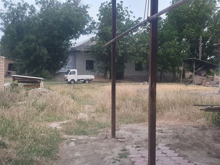 Samarqand viloyati jomboy tumanida 7 sotixli hovli sotiladi