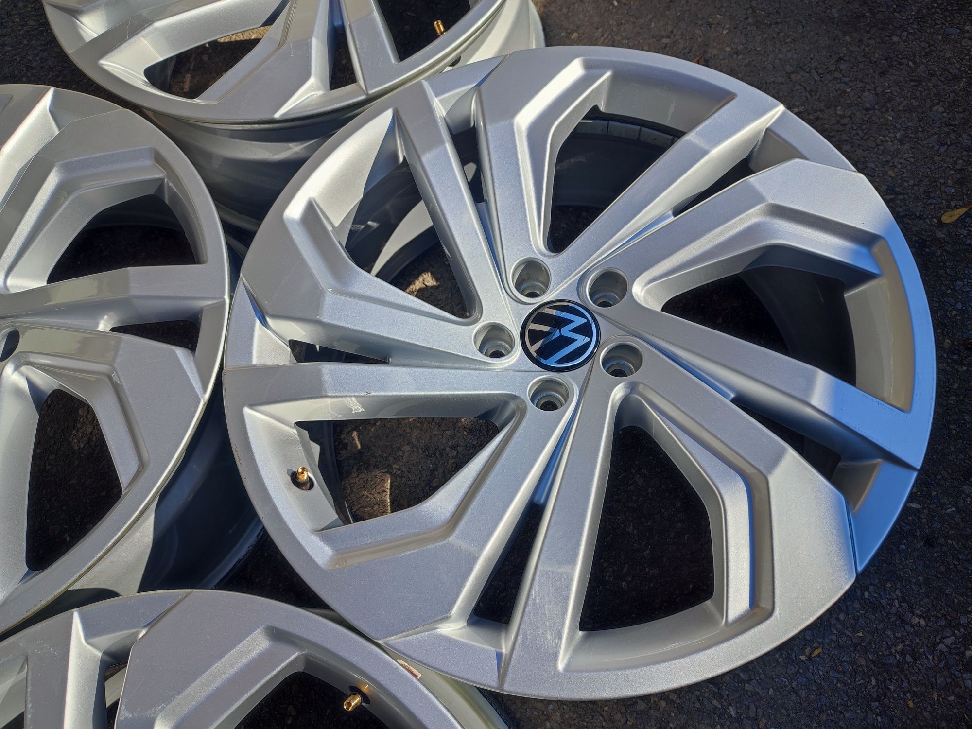 20" оригинални алуминиеви джанти за VW Touareg/Tiguan.