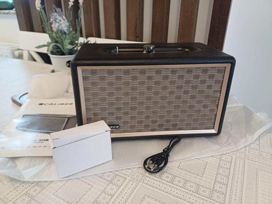 Boxa Bluetooth model retro,noua!