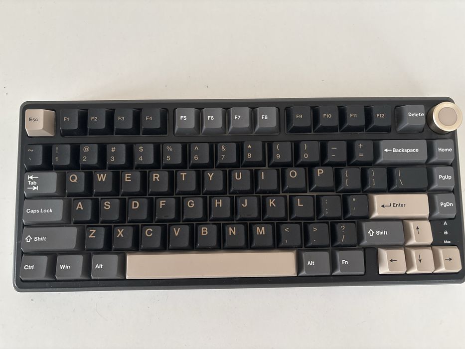 Игровая клавиатура Royal Kludge r75