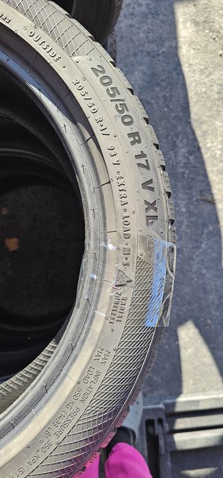 205 50 R 17 Continental iarna