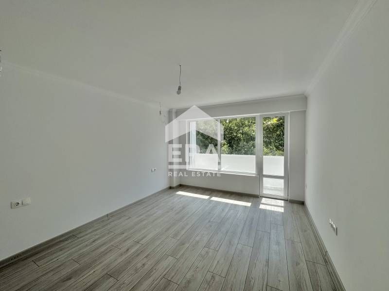 Просторен и светъл тристаен апартамент в ж.к. Левски, гр. Варна