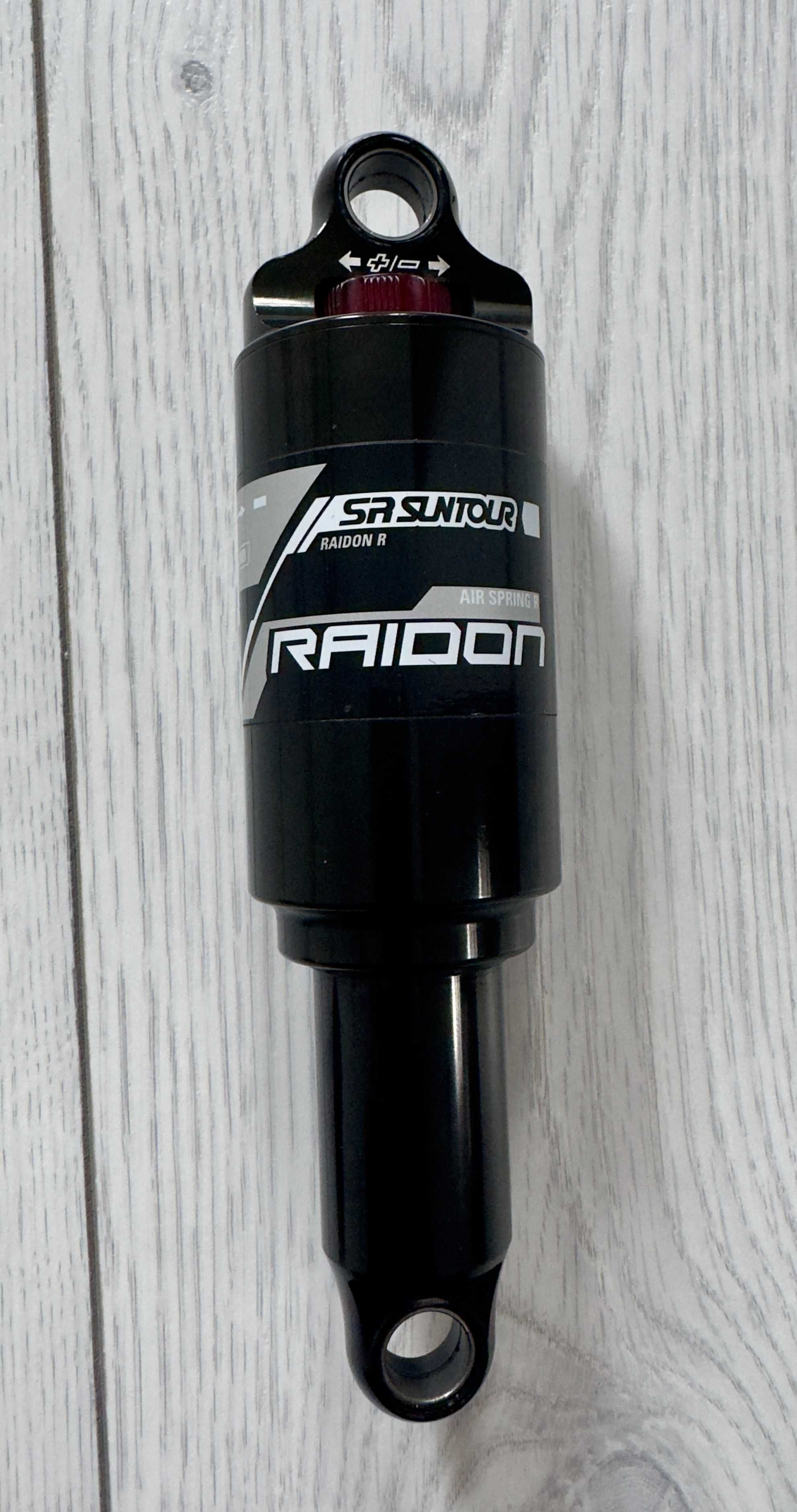 Amortizor pe aer bicicleta: SR SunTour Raidon sau Edge