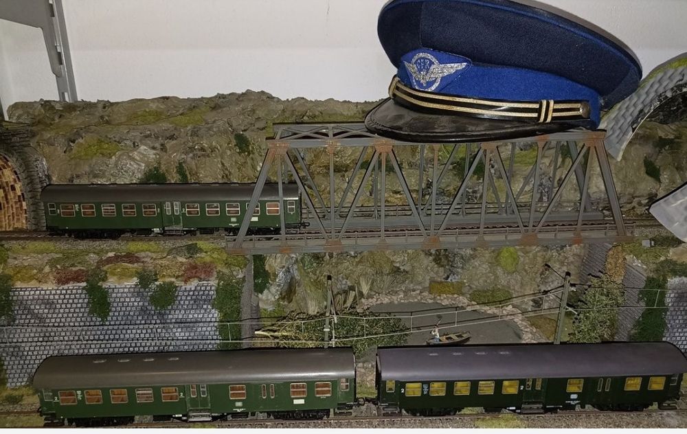 Roco vagoan de călători Umbauwagen scara H0, roti metalice izolate 

P