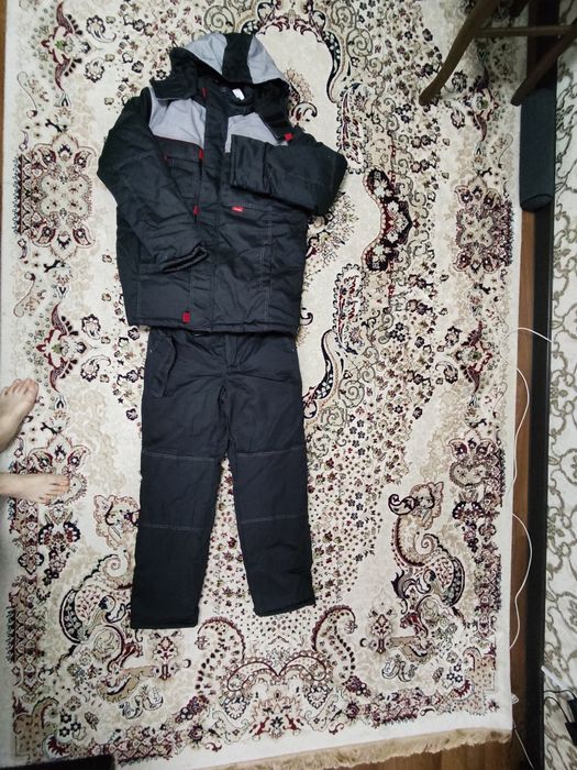 Продам спецодежду.