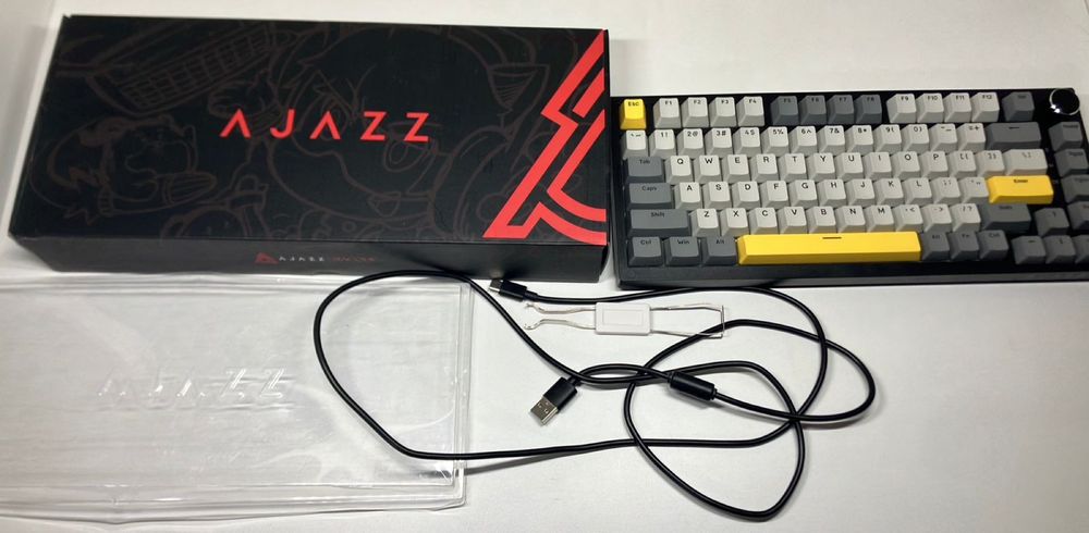 Продам клавиатуру Ajazz ak820