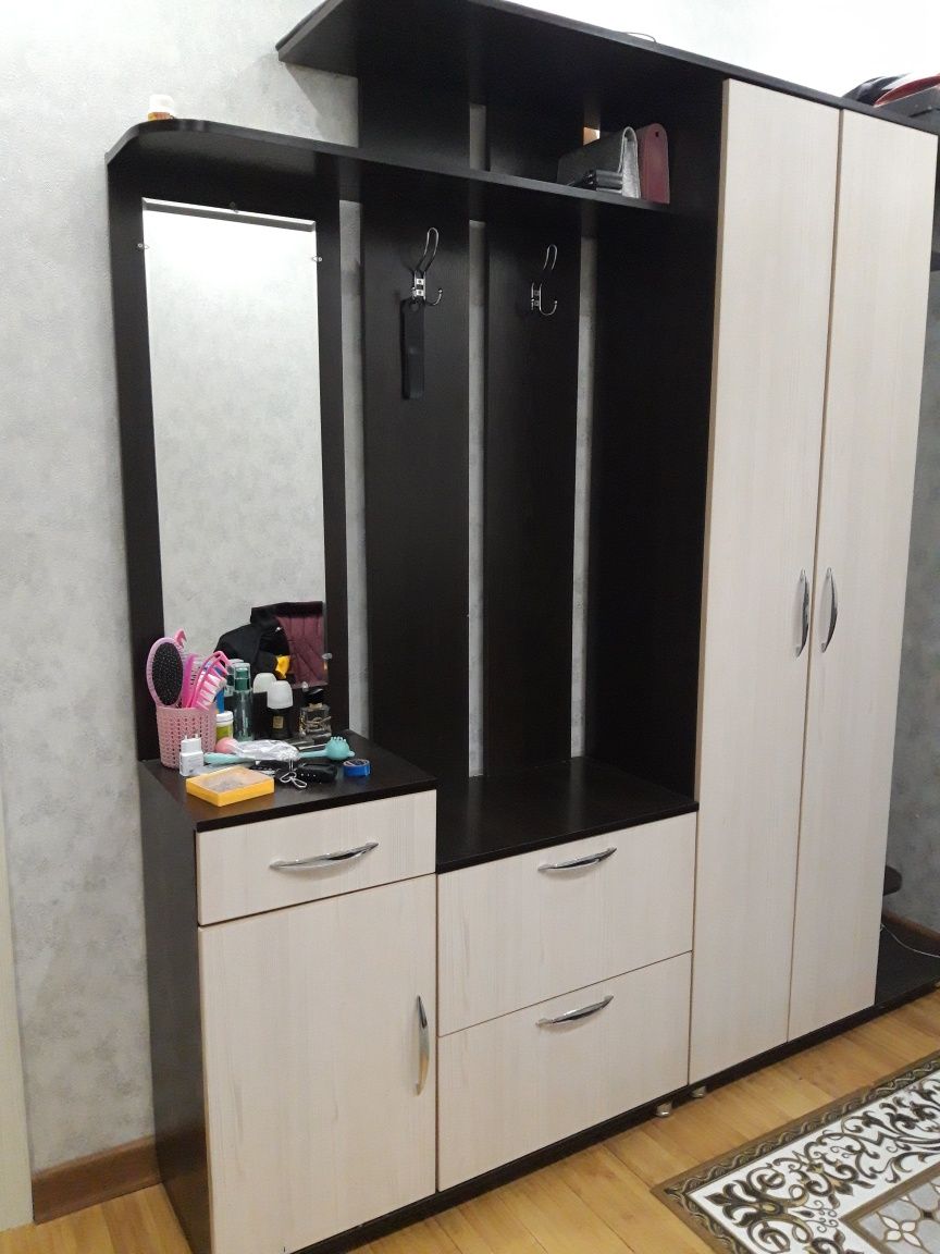 Продам прихожую прихожка