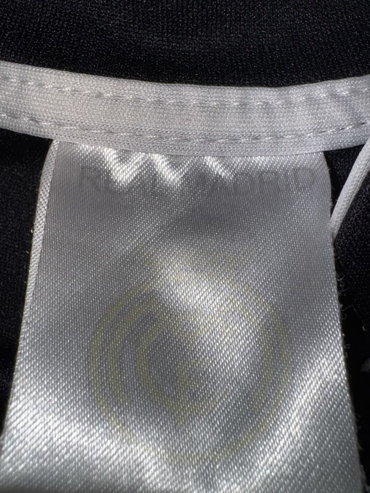 Гостуваща фланелка на Real Madrid от сезон 2006-2007