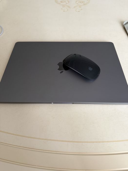 MacBook Air 15, m3, 8/256 + Magic mouse 2