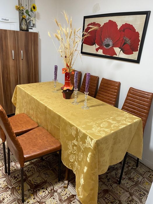 Închiriez apartament dotat cu 4 camere, modern.