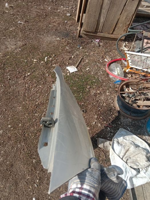 Опель Астра  g водительский крыло серебристыи  цвет