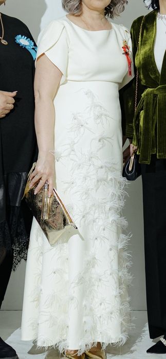 Продам нарядное платье очень красивое платье размер 48