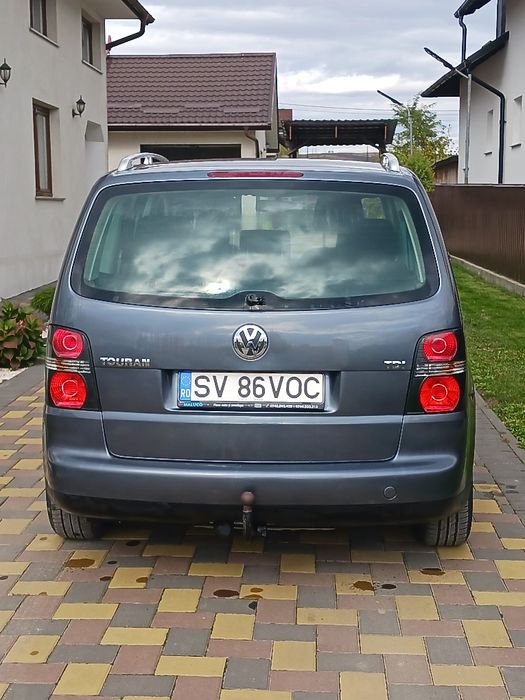 Vând Wolkswagen Touran