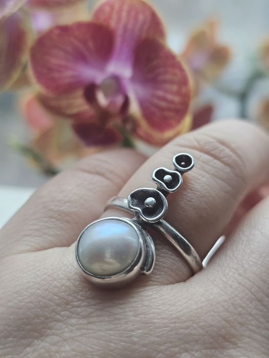 Сребърен пръстен с перли