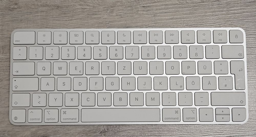 Apple Magic Keyboard - Немска QWERTZ подредба - Отлично състояние